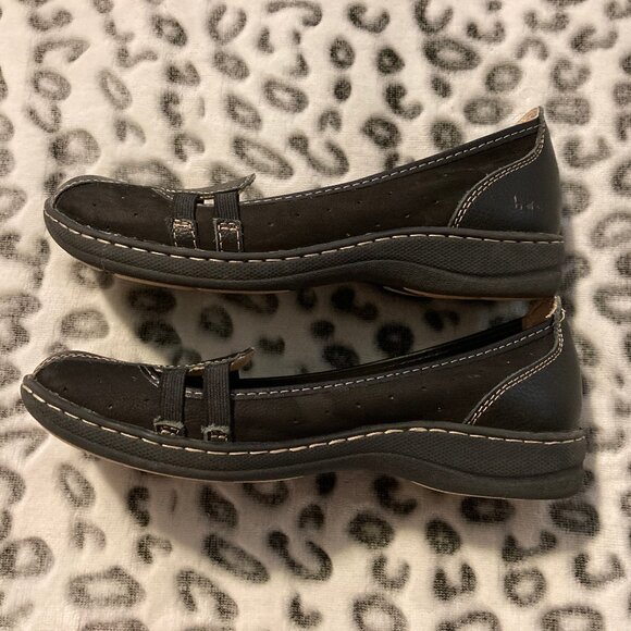 Cute Leather Slip-Ons - Picture 3 of 8